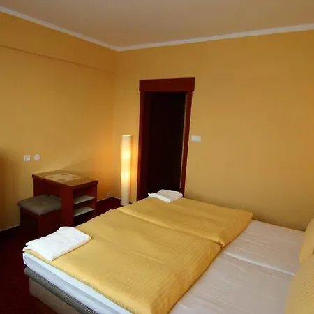 Ludmila Hotel 3*